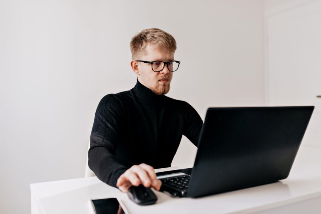 Information Marketing - $100K a Year on 10 Hrs/Week? 1 information marketing - find a niche