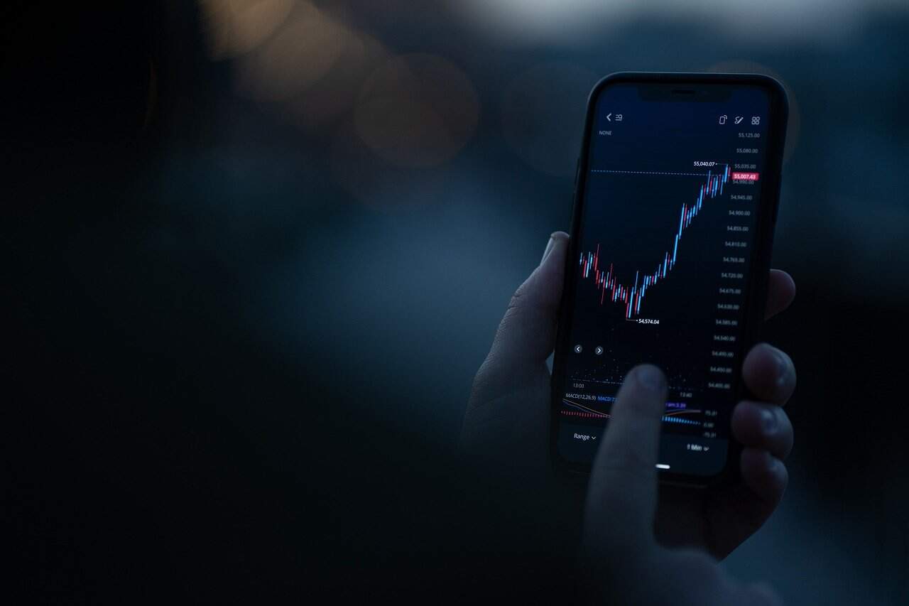 Turning AI and the Finance Niche into Cold, Hard Cash: A Marketer's Guide 2